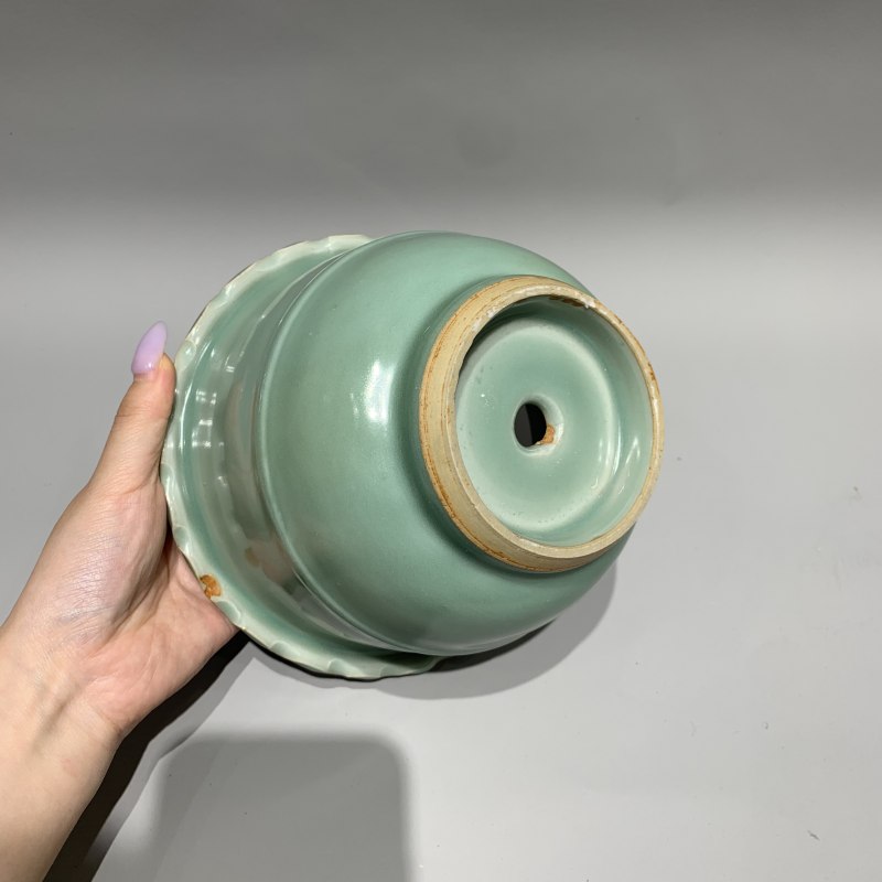 明代 龙泉窑梅子青釉花盆 - 图10