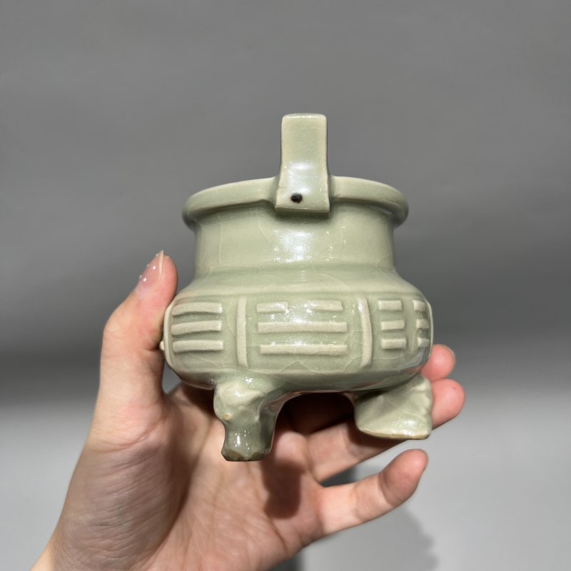 明代 青釉双耳鬲式炉 - 图9
