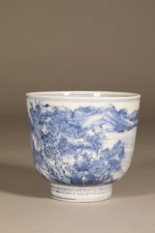 清康熙 青花山水人物钟式碗 - 图8