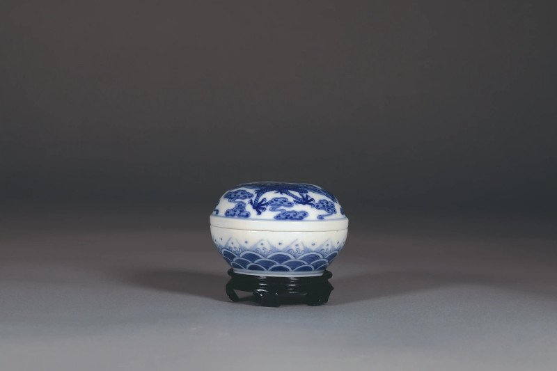 清雍正 青花龙纹印泥盒