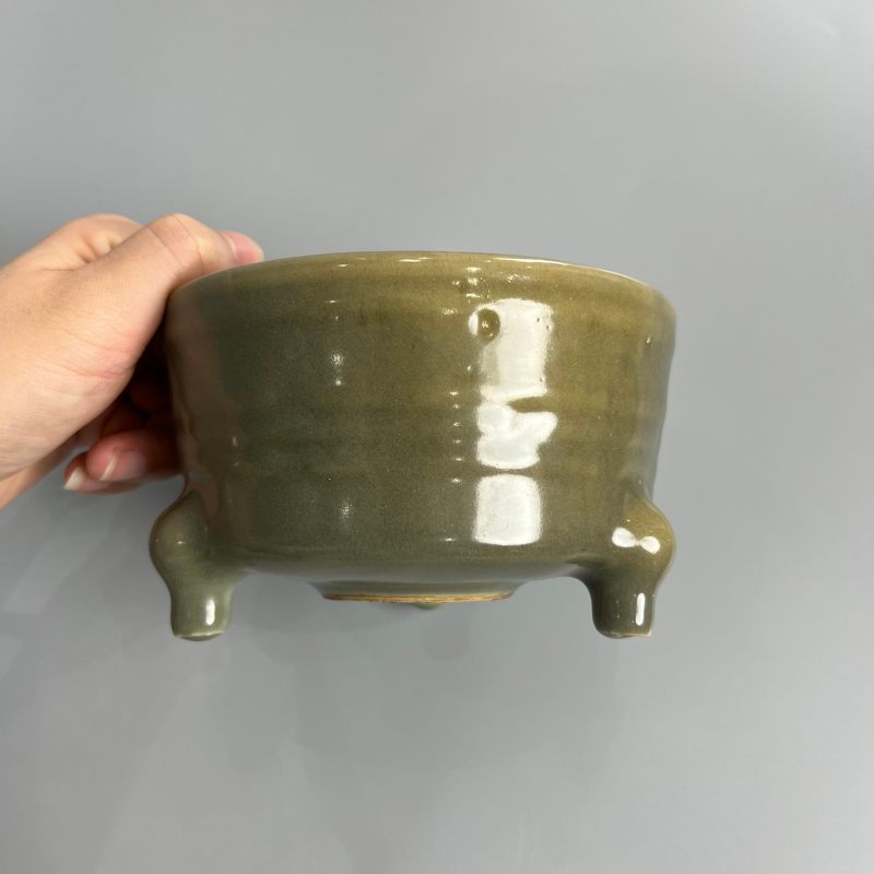 明代 龙泉窑青釉八卦纹三足炉 - 图6