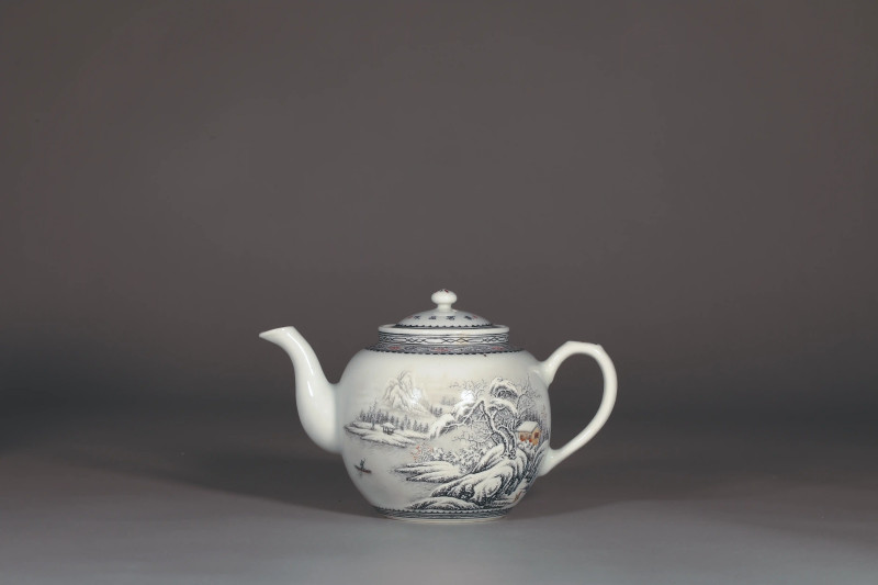 何许人 粉彩雪景茶壶 - 图1