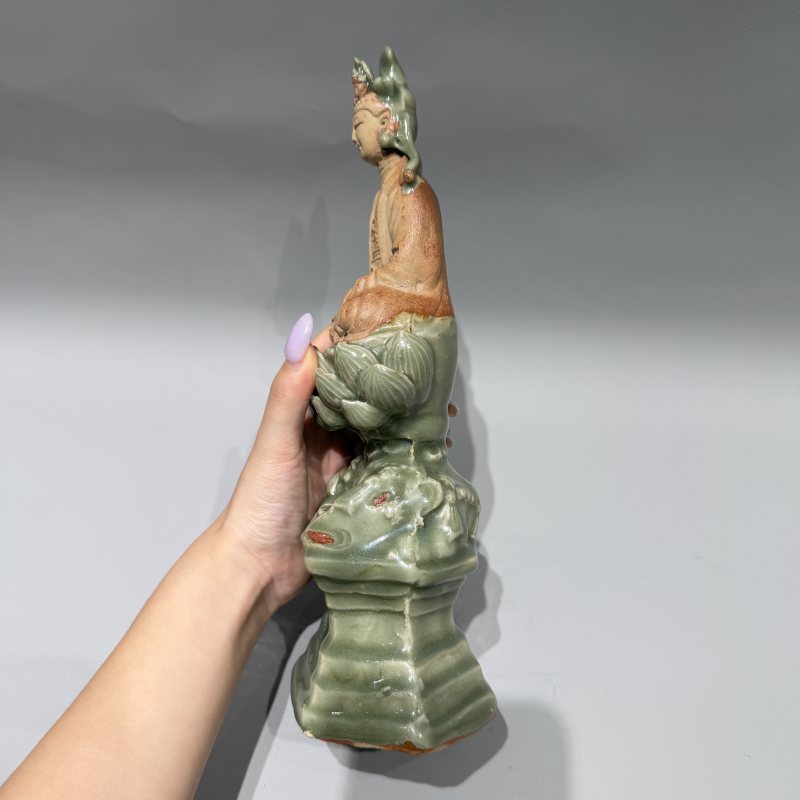 元代 龙泉窑青釉莲座鱼篮观音造像 - 图3
