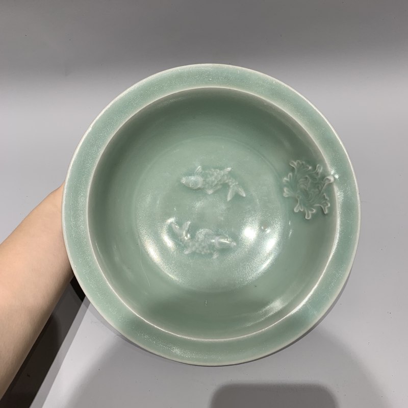 明代 龙泉窑梅子青釉双鱼贴花洗 - 图4