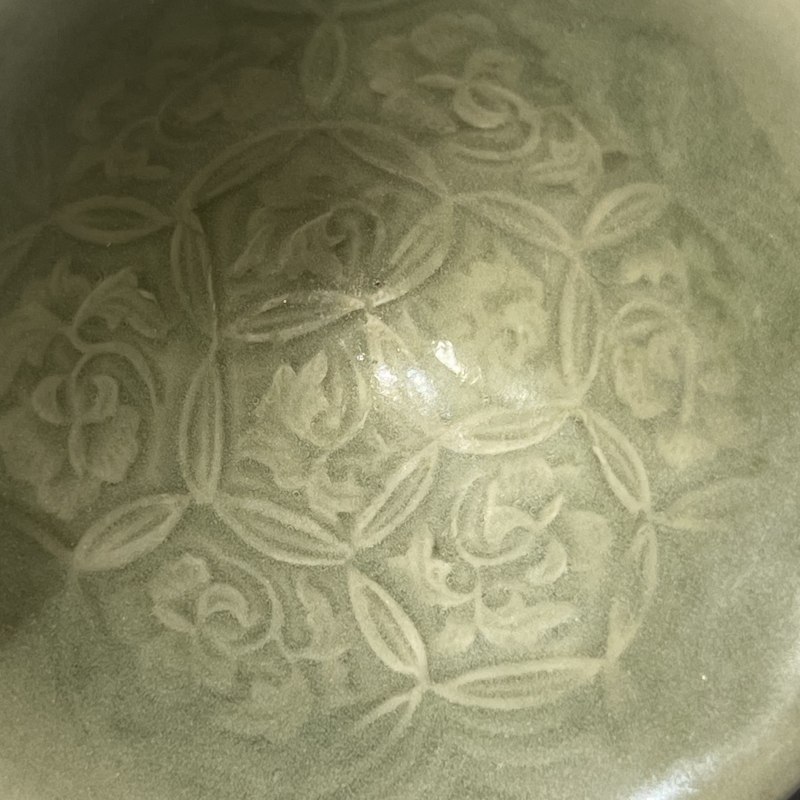 明代 青釉金钱锦地团花纹小盏 - 图7