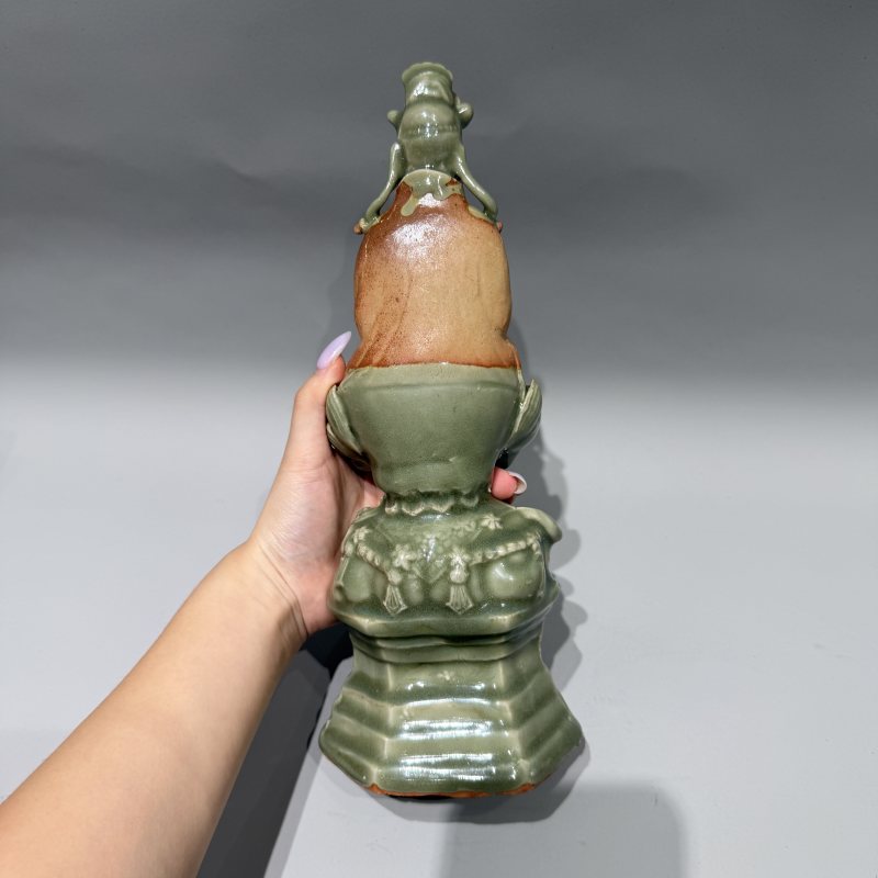 元代 龙泉窑青釉莲座鱼篮观音造像 - 图4