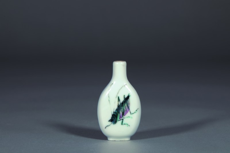 清 粉彩蝈蝈纹鼻烟壶 - 图1