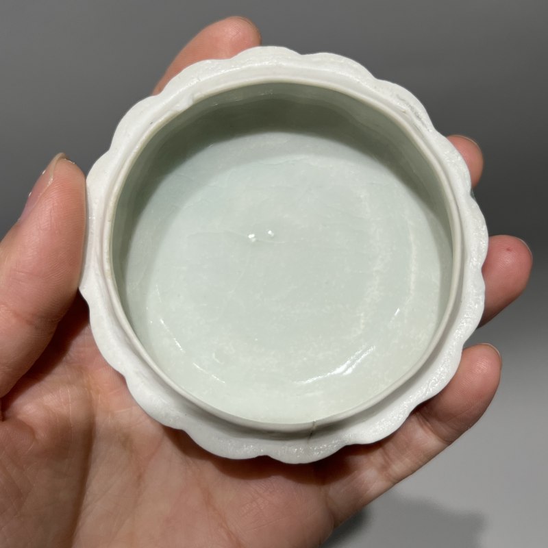 明代 青白釉印花粉盒 - 图7
