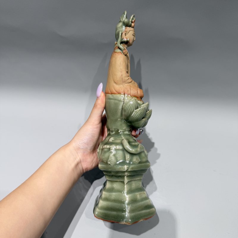元代 龙泉窑青釉莲座鱼篮观音造像 - 图5