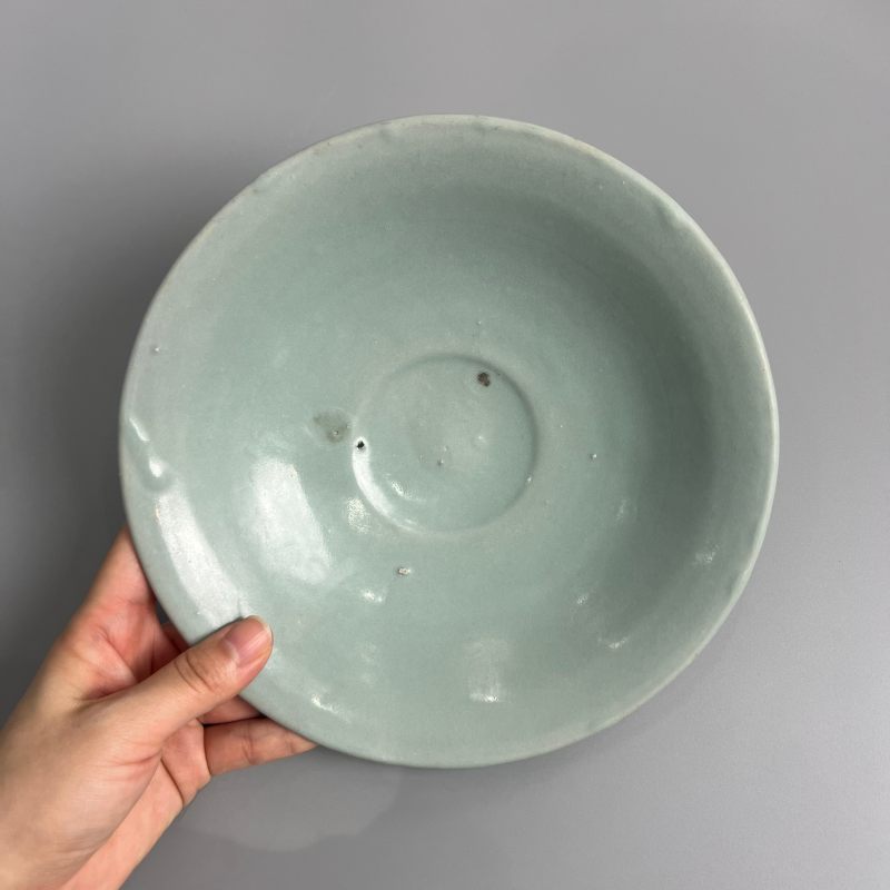 明代 龙泉窑粉青釉黑胎盘 - 图6