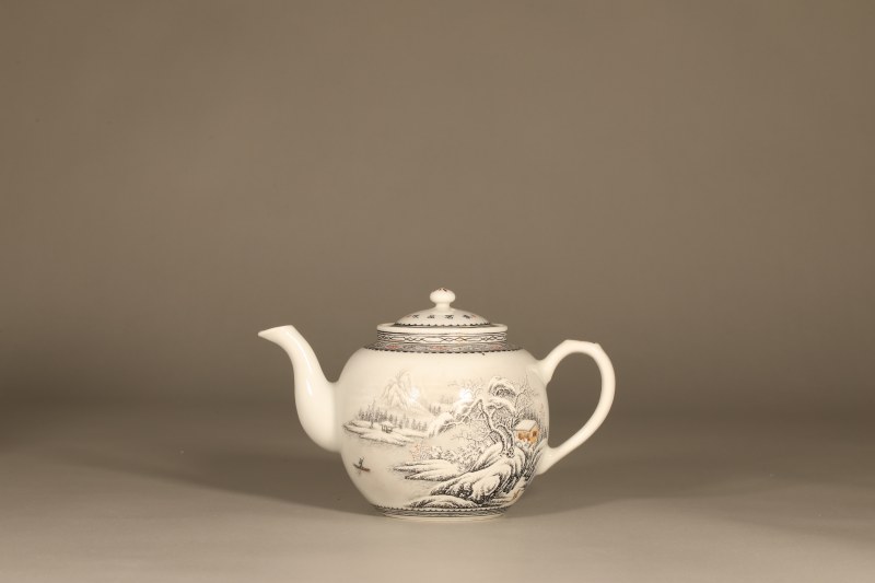 何许人 粉彩雪景茶壶 - 图3