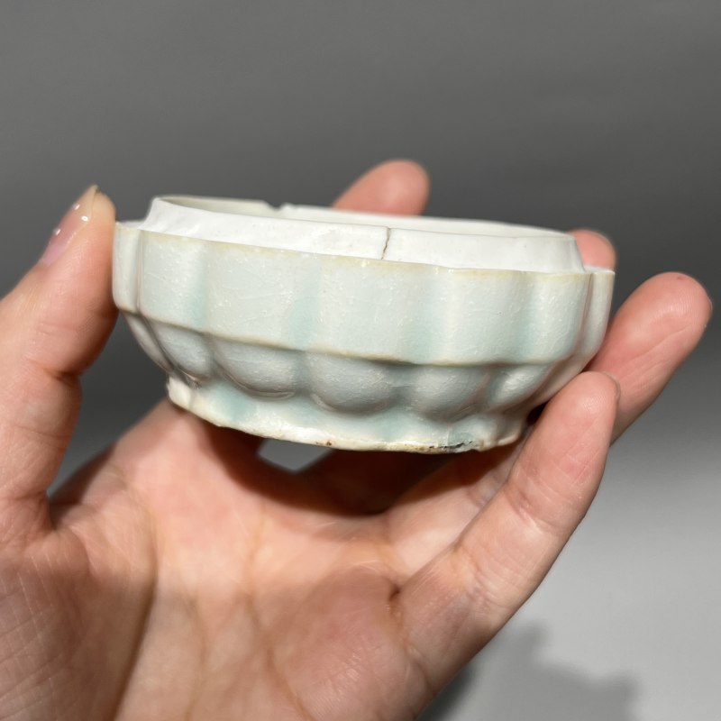 明代 青白釉印花粉盒 - 图8