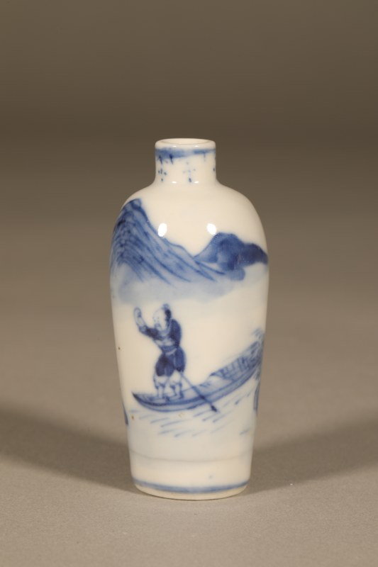 清 青花山水人物鼻烟壶 - 图4