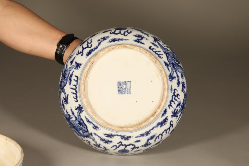 清光绪 青花龙纹捧盒 - 图2