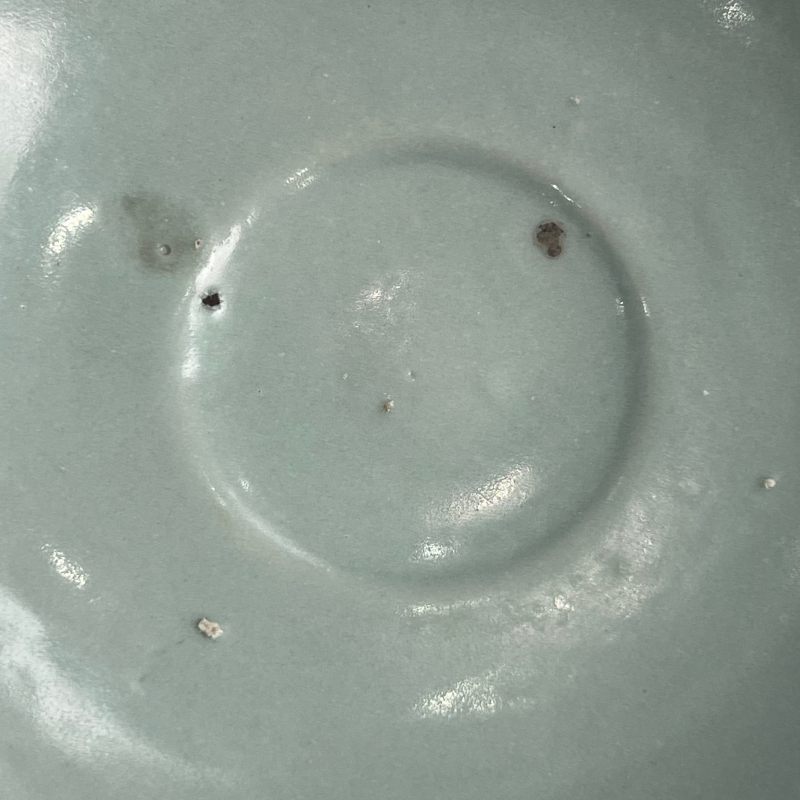 明代 龙泉窑粉青釉黑胎盘 - 图8
