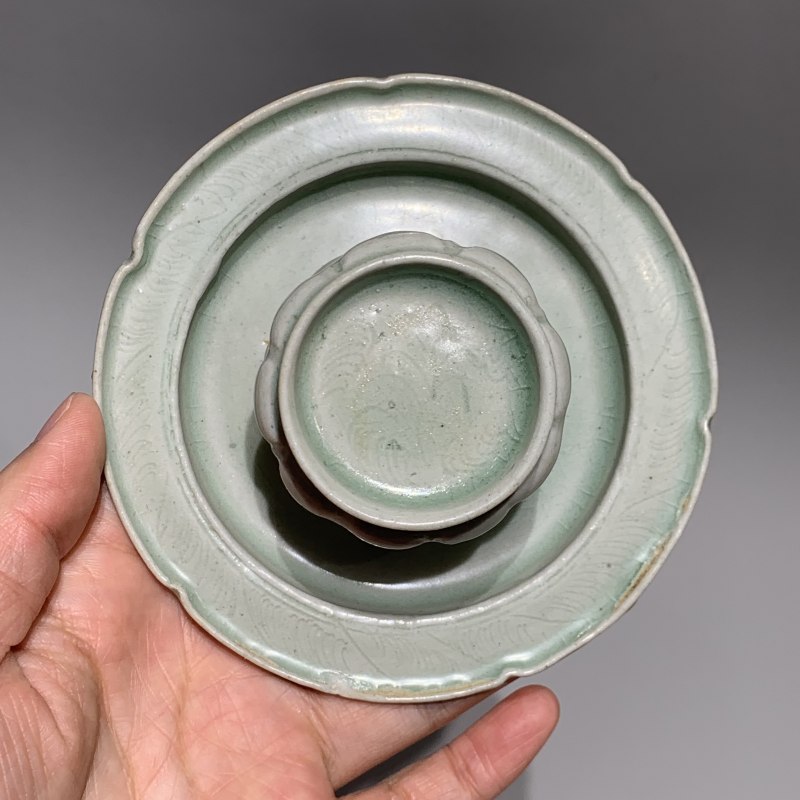 明代 青釉刻花温酒壶、盏、托一套 - 图14