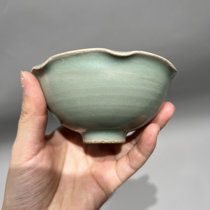 明代 龙泉窑梅子青釉龟栖荷叶盏 - 图4