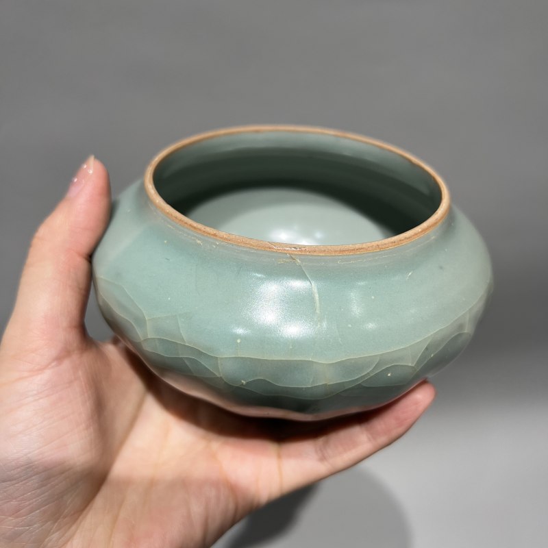 明代 龙泉窑粉青釉莲瓣纹罐 - 图6