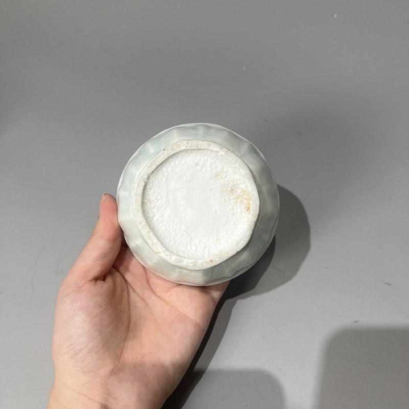 明代 青白釉镂空花卉纹香薰 - 图11