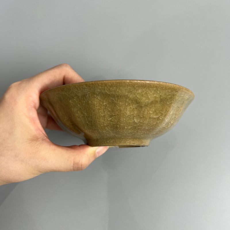 明代 龙泉窑米黄釉莲瓣洗 - 图4