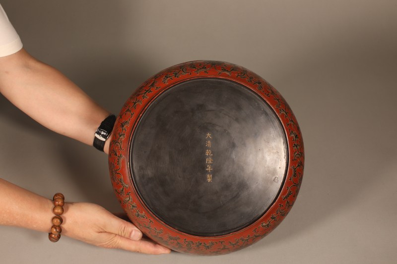 清 木胎戗金花卉纹捧盒 - 图3