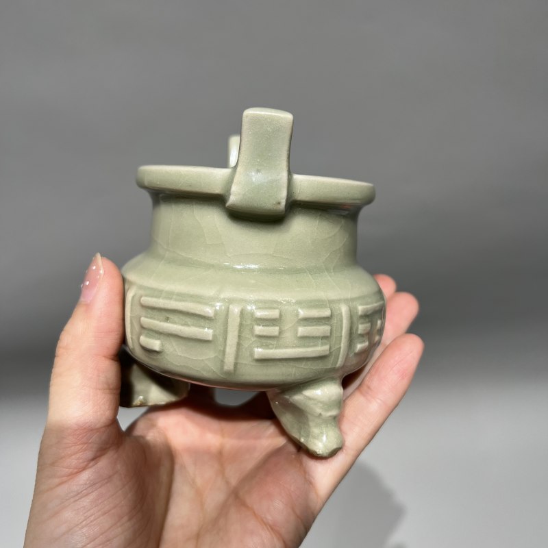 明代 青釉双耳鬲式炉 - 图10