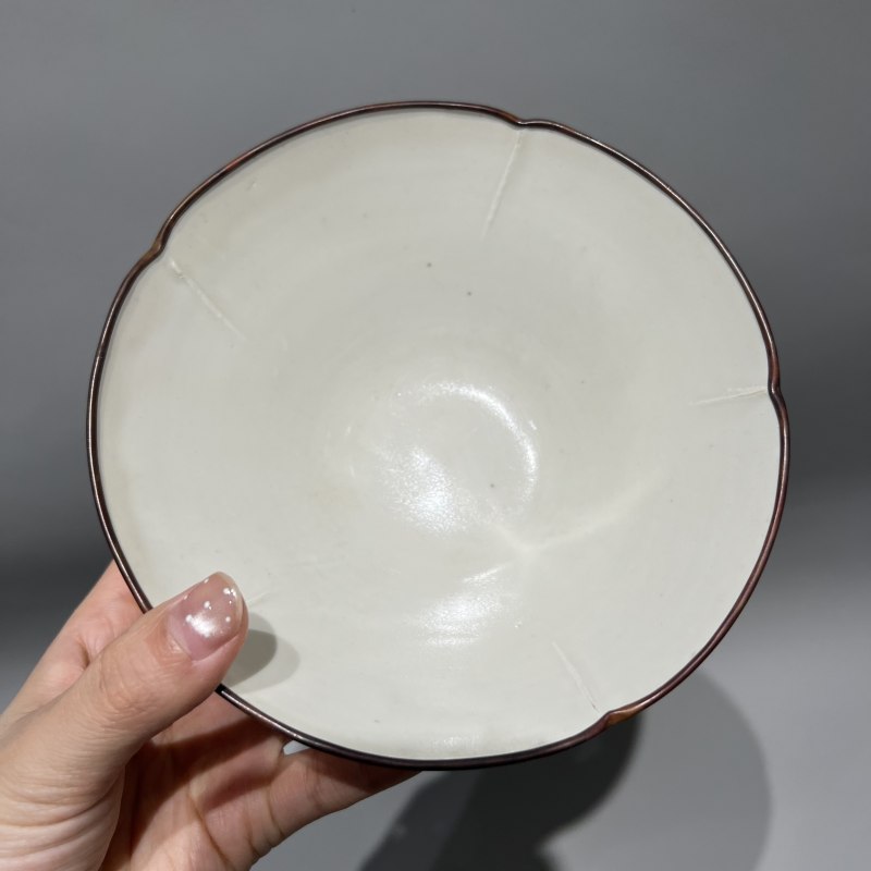 明代 白釉葵口斗笠盏 - 图6