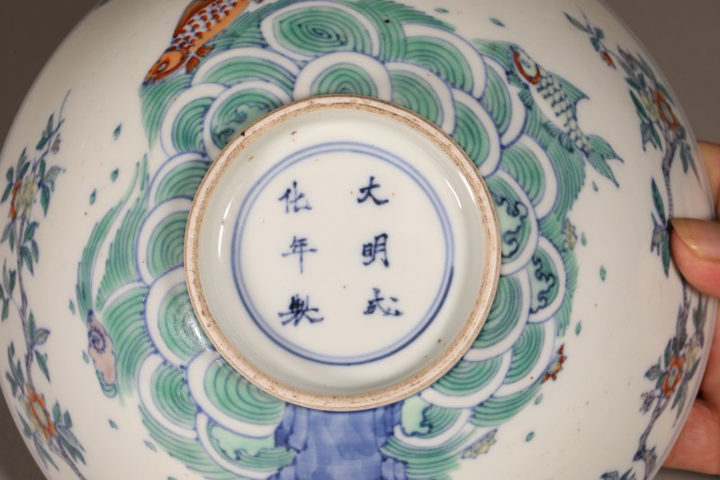 清康熙 斗彩“落花流水”碗 - 图3