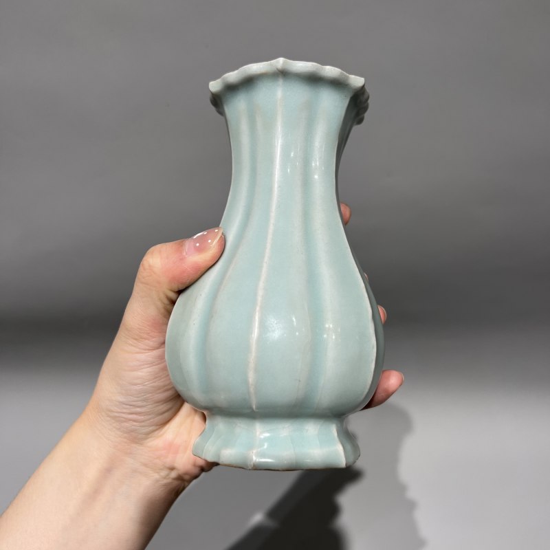 明代 龙泉窑薄胎粉青釉花口瓶 - 图6