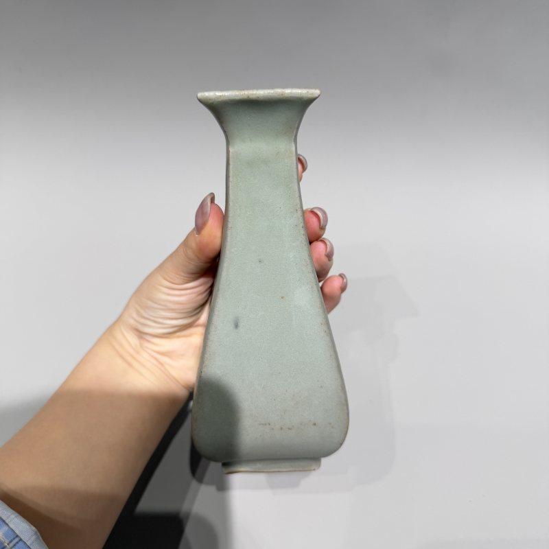 明代 龙泉窑粉青釉四方瓶 - 图5