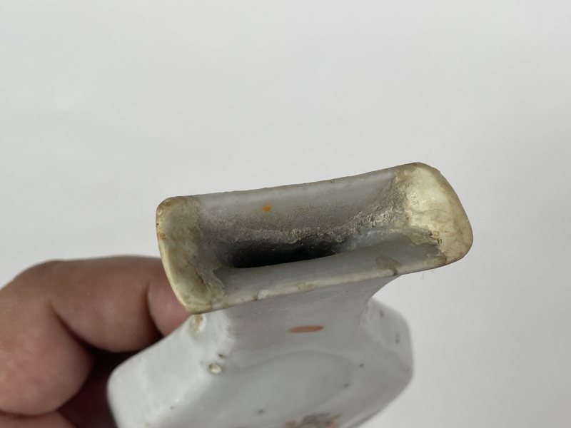 清 粉彩人物纹壁瓶 - 图4