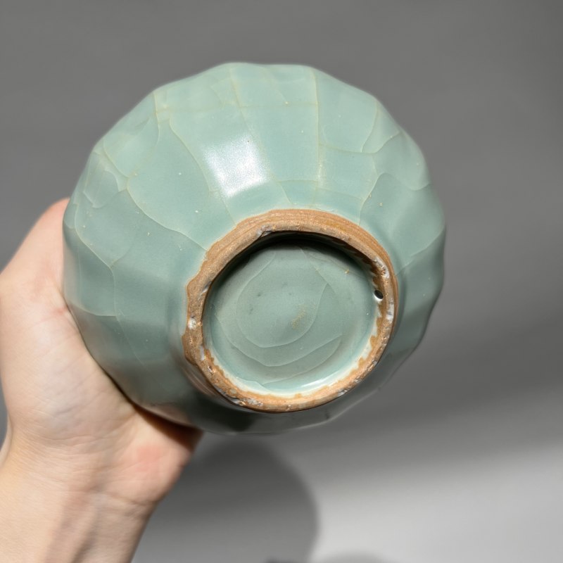 明代 龙泉窑粉青釉莲瓣纹罐 - 图10