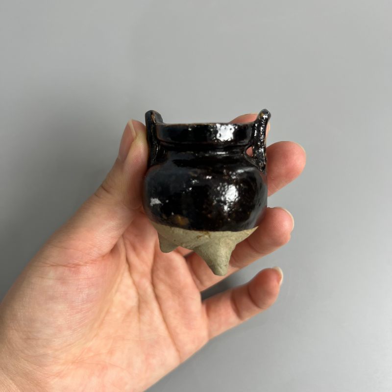 明代 黑釉三足香炉 - 图5