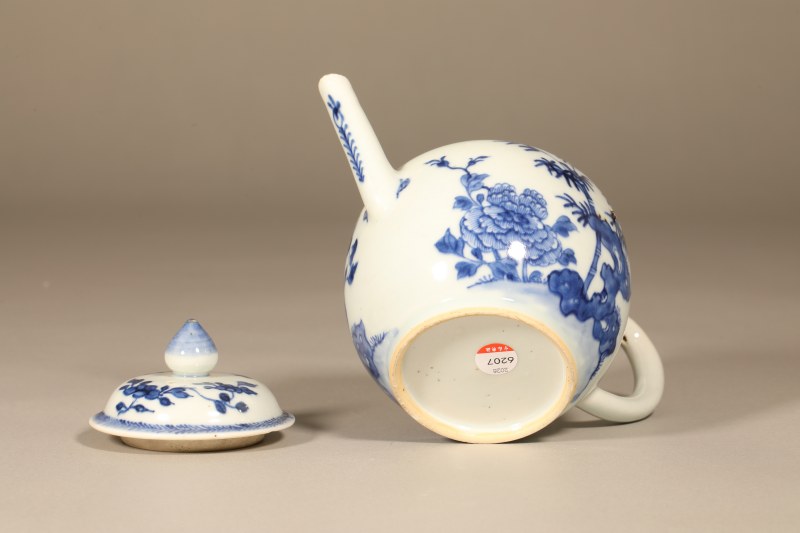 清乾隆 青花花卉纹茶壶 - 图3