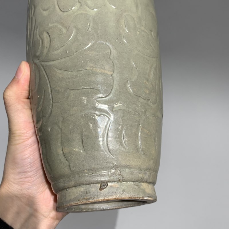 明代 青釉刻花缠枝牡丹纹梅瓶 - 图6