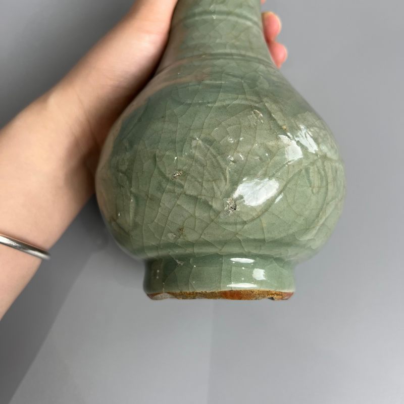 明代 龙泉窑梅子青釉刻花长颈瓶 - 图7