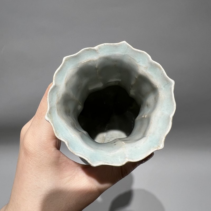明代 龙泉窑薄胎粉青釉花口瓶 - 图9