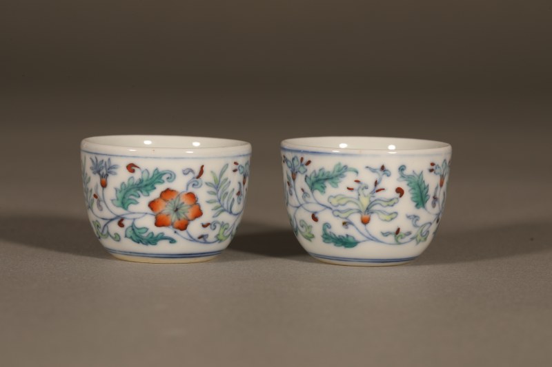 清斗彩缠枝花卉纹杯 - 图2