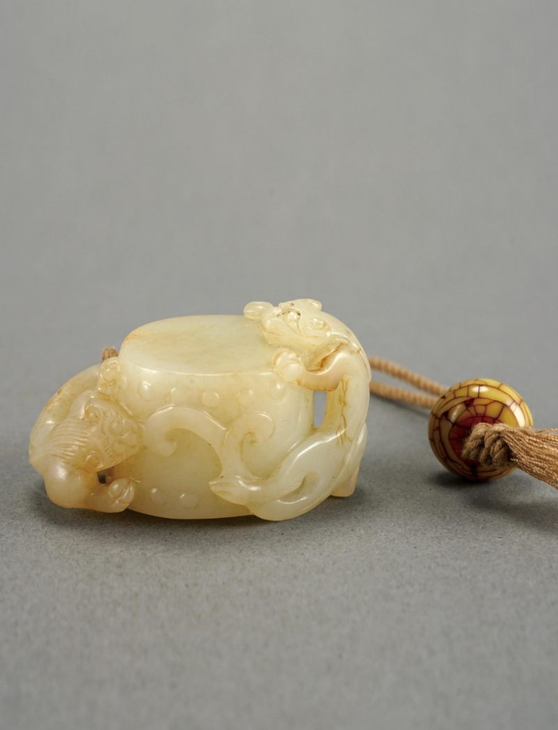    中古 白玉鼓形龍紋手把件