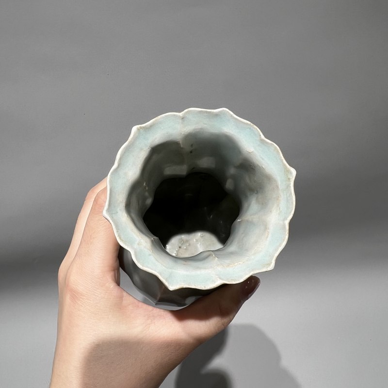 明代 龙泉窑薄胎粉青釉花口瓶 - 图10