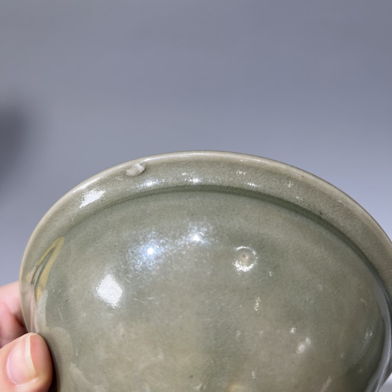 明代 青釉落花流水纹盏 - 图4