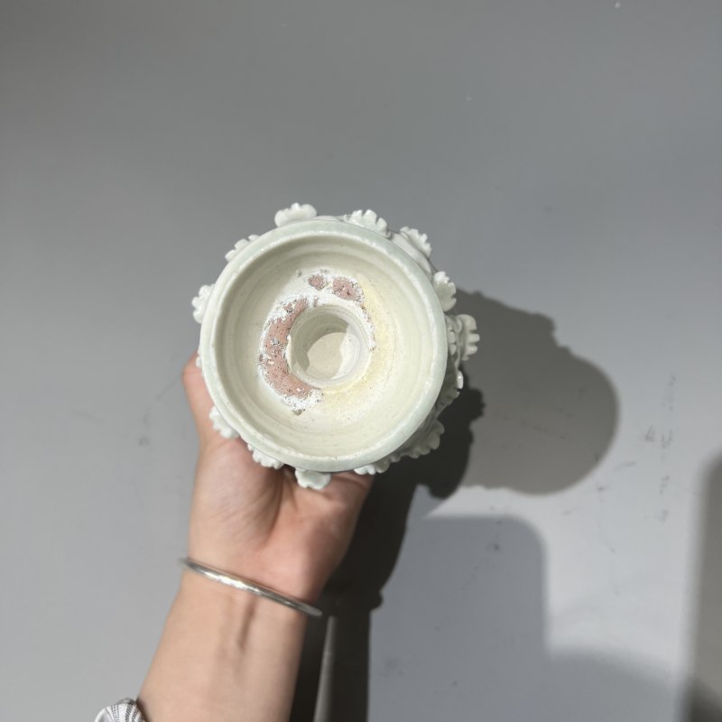 明代 青白釉莲花纹行炉 - 图8