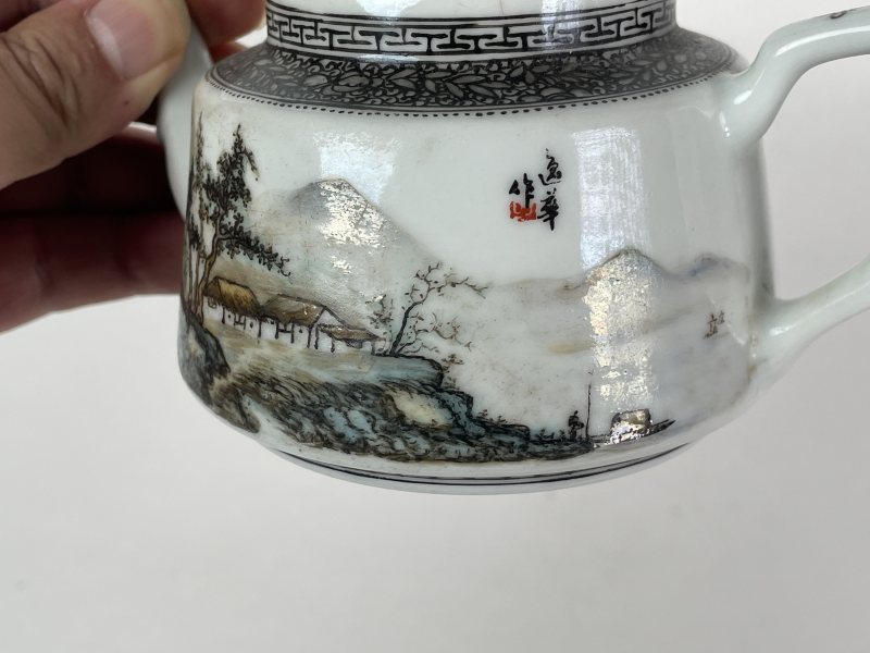 民国 粉彩山水壶 - 图7