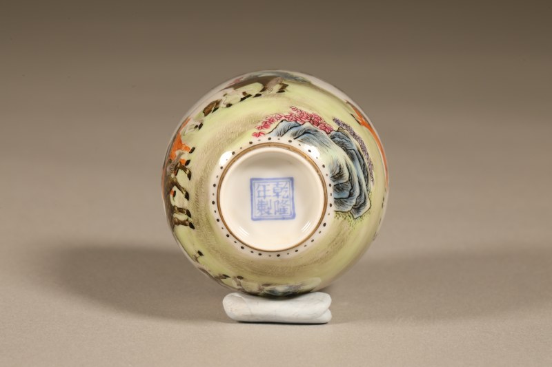 民国 粉彩八骏图杯 - 图3