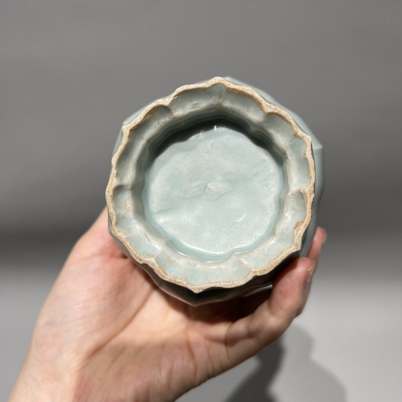 明代 龙泉窑薄胎粉青釉花口瓶 - 图12