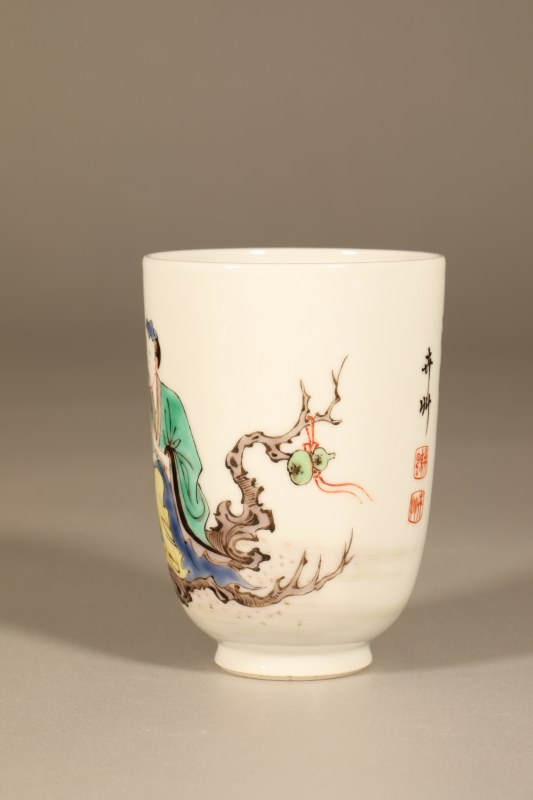 清 五彩诗文人物铃铛杯 - 图3