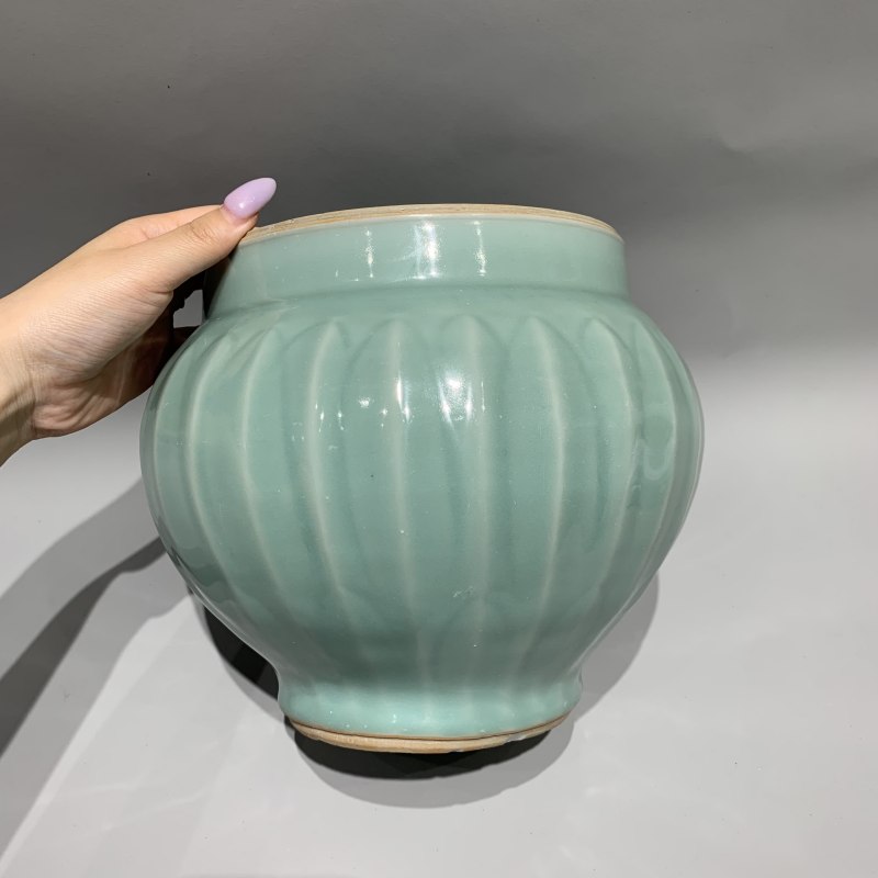 明代 龙泉窑粉青釉莲瓣纹荷叶盖罐 - 图9