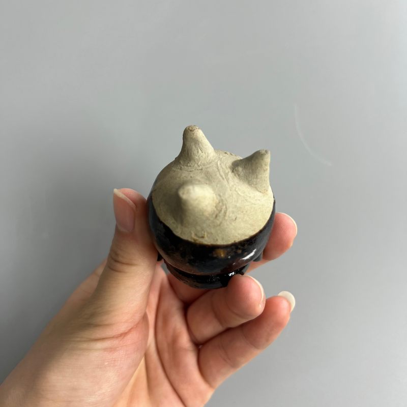 明代 黑釉三足香炉 - 图11