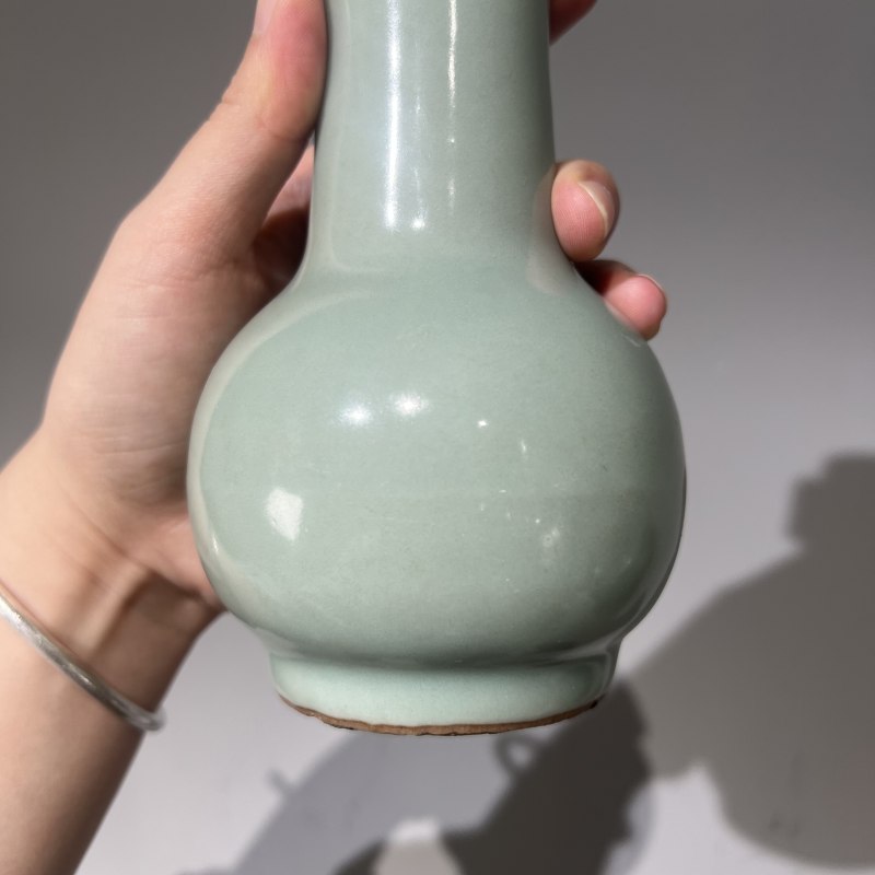 明代 龙泉窑粉青釉贯耳瓶 - 图4