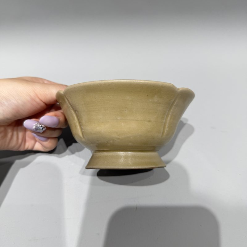 明代 青釉花口高足杯 - 图4